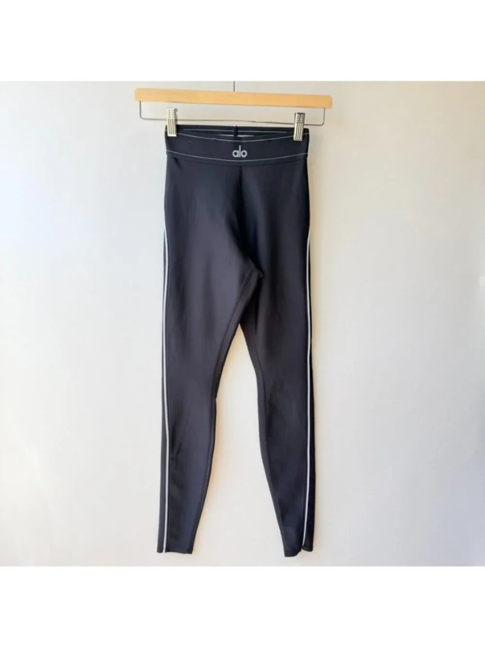 Alo Yoga Women’s Size XS Black High Waist Leggings Pants J222